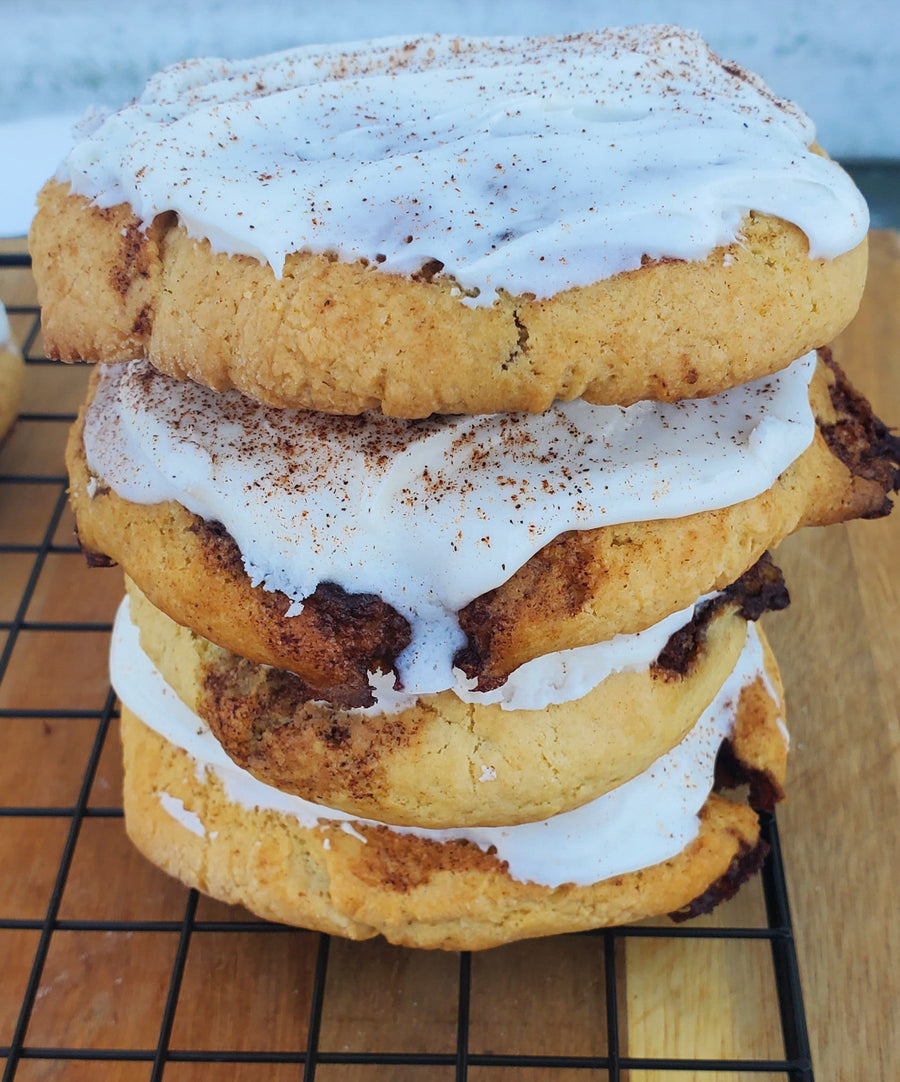 Cinnamon Roll - product image 2
