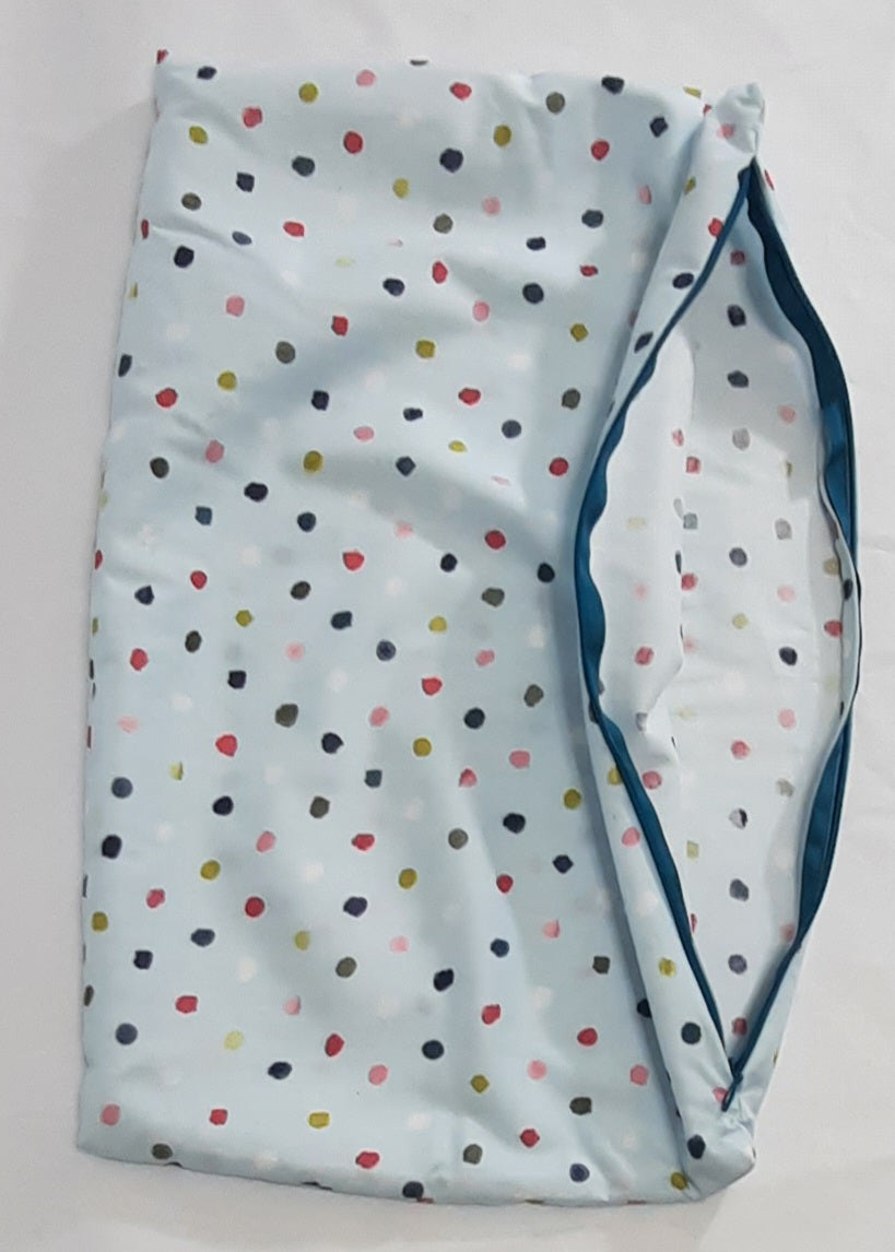 Multicolor Polka Dot Travel Pillow Cover, close-up of the zippered opening