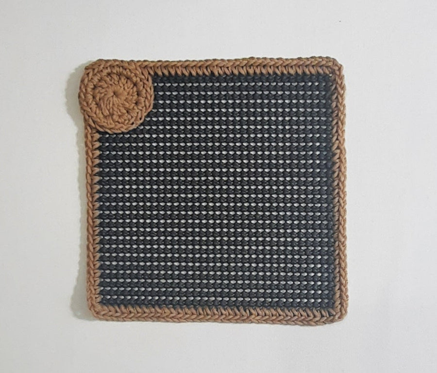 Black & Tan Magnetic Jar Gripper, flat textured panel with crocheted edge