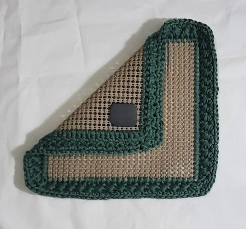 Green & Brown Magnetic Jar Gripper, folded panel showing rear magnet