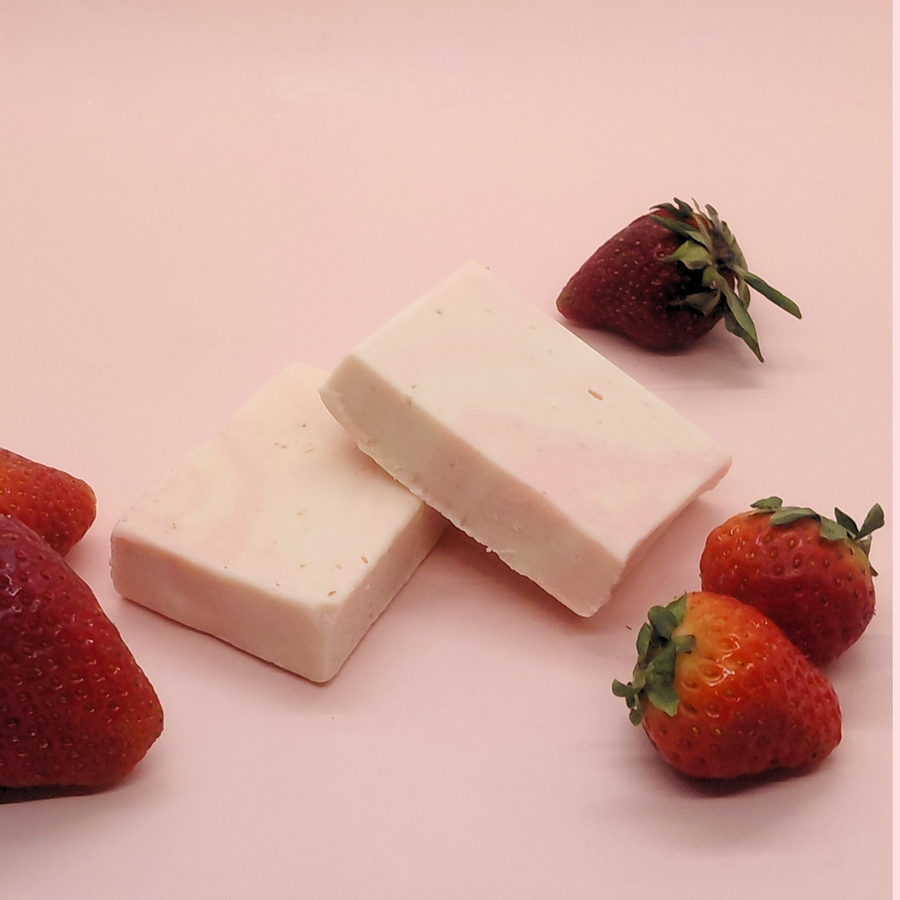 Strawberries n' Cream Fudge product photograph from Fudge Co.