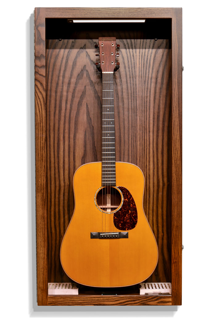 Rich Tobacco ash ClimaCase Rectangle, front view with an acoustic guitar