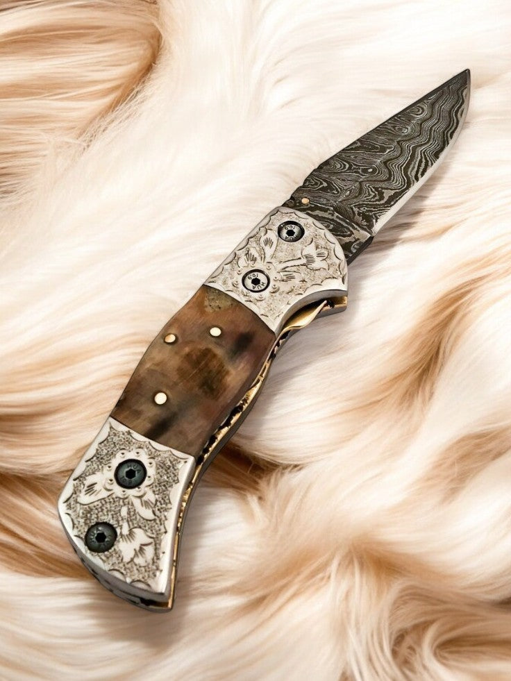 Handmade Damascus Folding Knife – Sheep Horn Handle