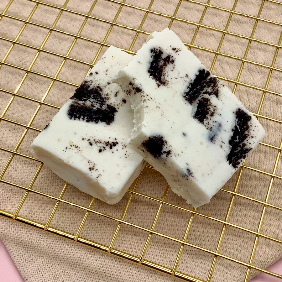 Handmade Cookies n' Cream Fudge – product image 2 of 2 at buyamerican.mom