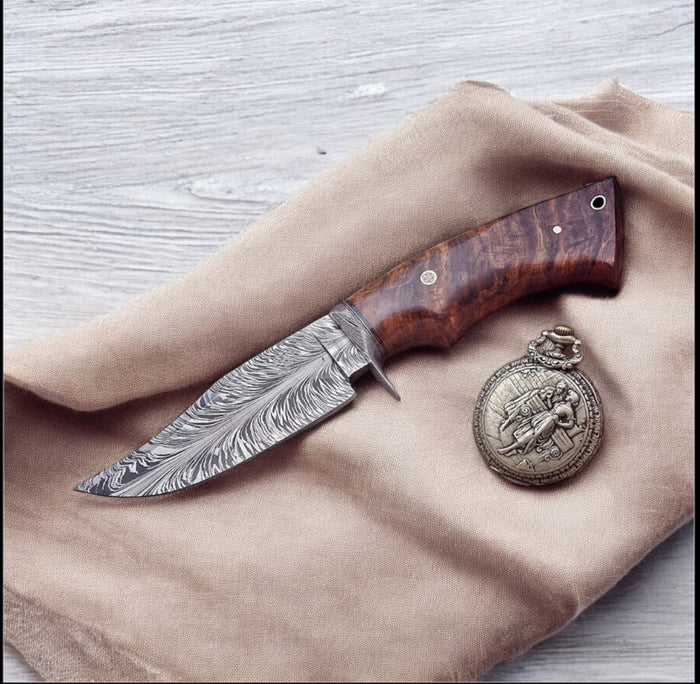 Custom Handmade Damascus Steel Hunting Knife – Rosewood Handle & Leather Sheath