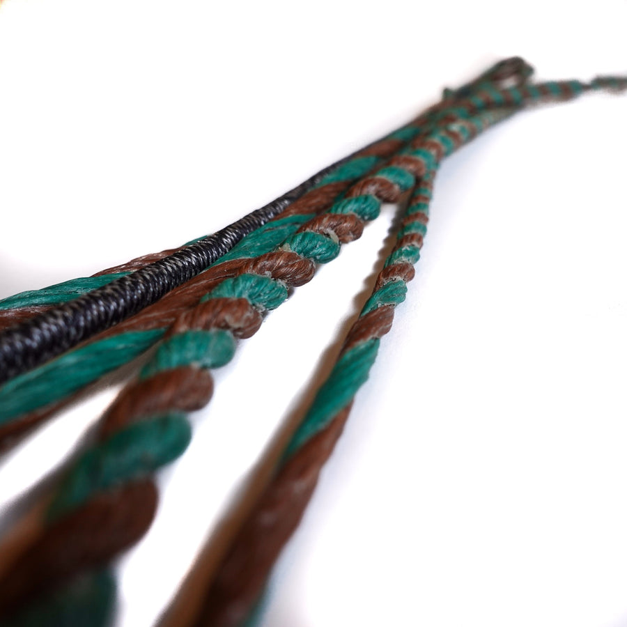 Invincible Flemish Twist Bowstring — Flemish strands and loop detail