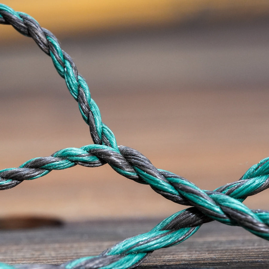 D97 Hunting Bowstring — Flemish splice and strand detail