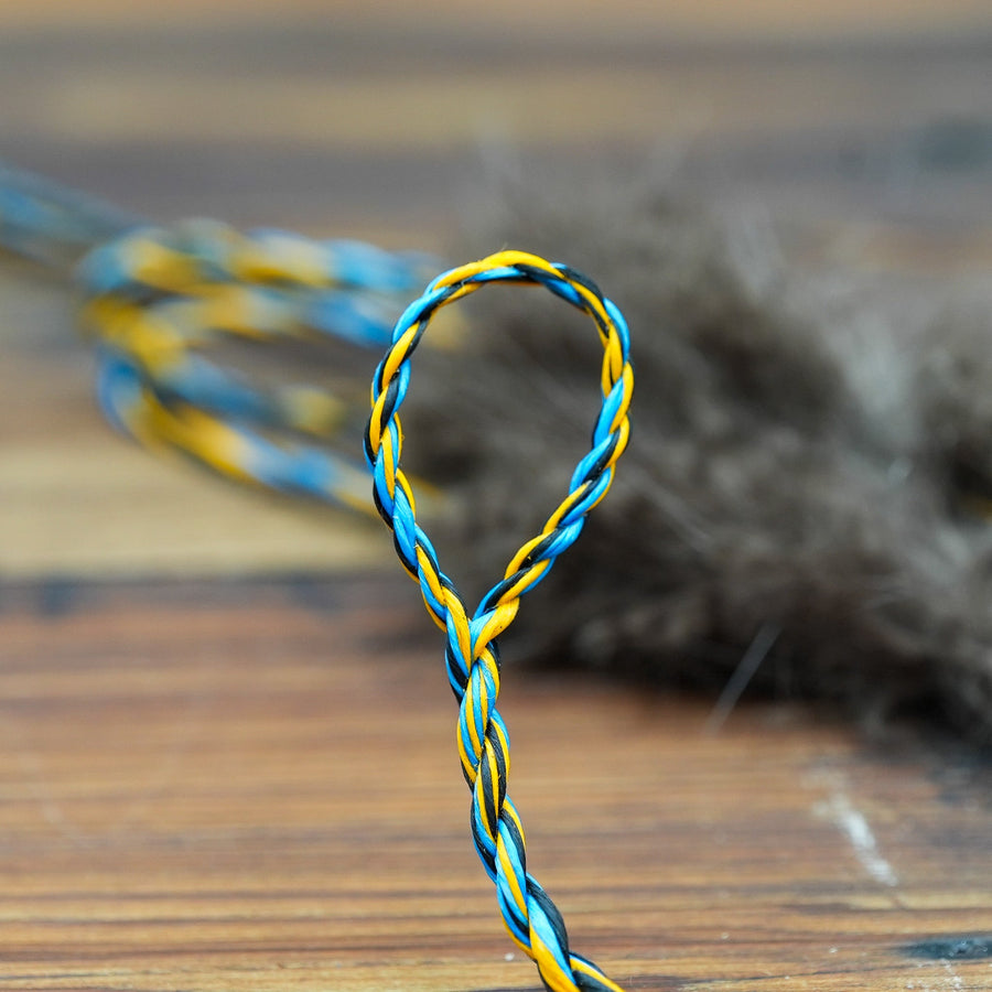 Professional Custom Flemish Twist Bowstring — colored Flemish loop close-up