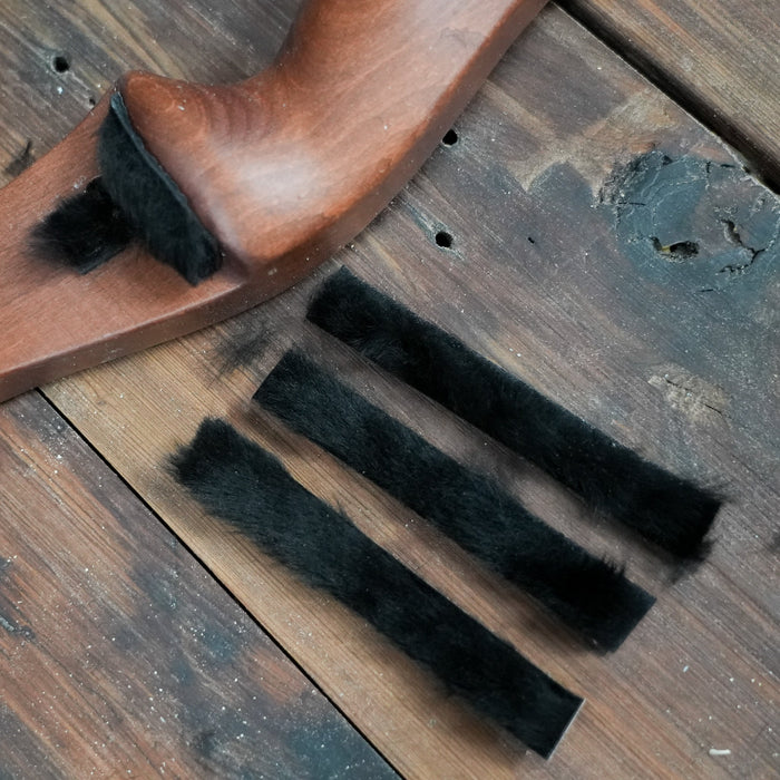 Calf Hair Recurve Limb Silencers & Arrow Shelf Kit — calf-hair pads fitted to bow shelf and limb