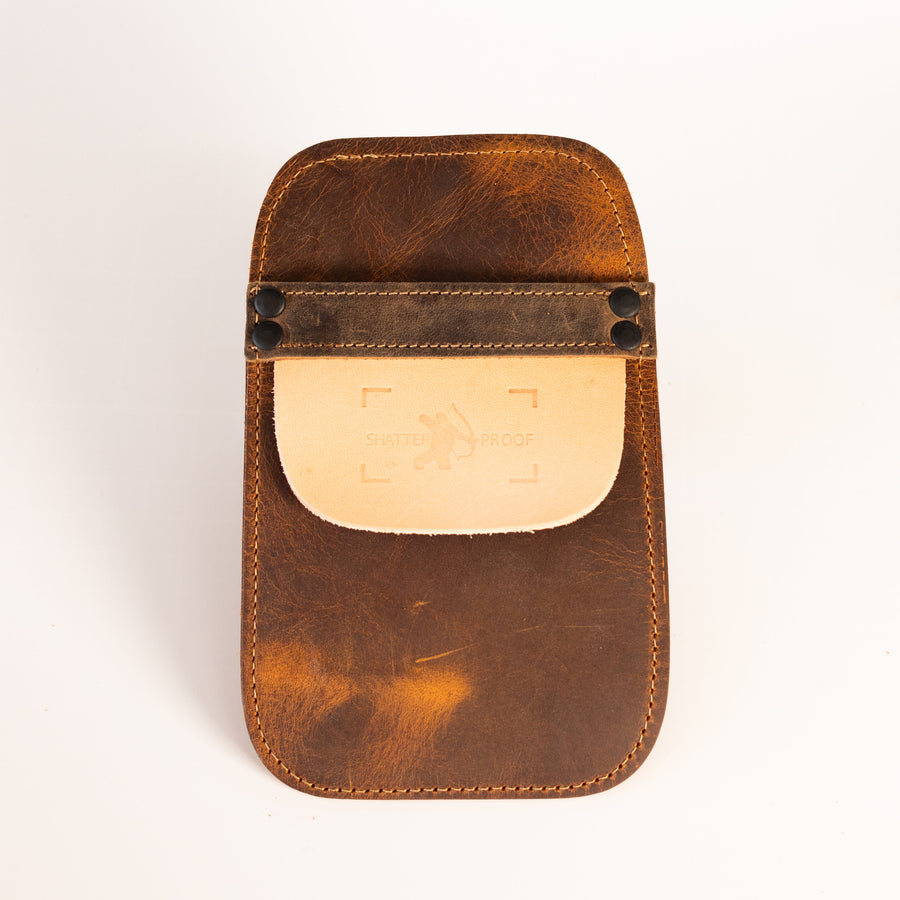 Leather Pocket Arrow Quiver — light-trim pocket-quiver detail