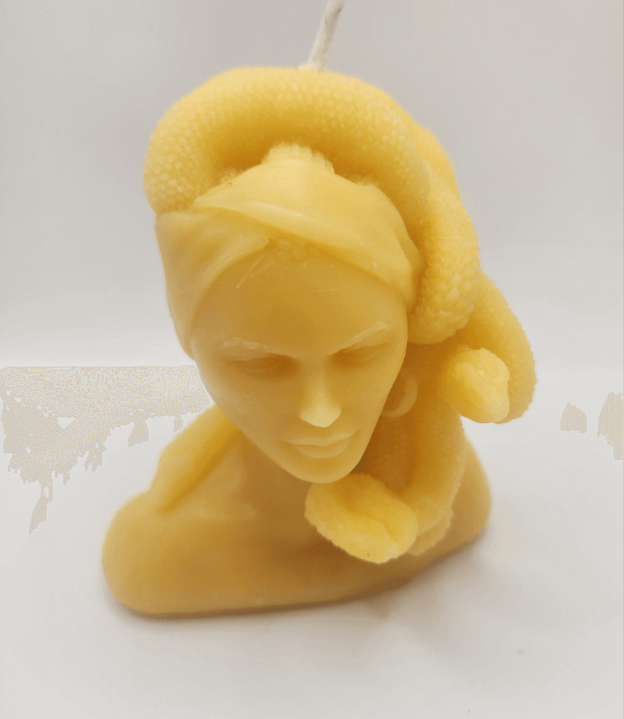 Medusa Beeswax Candle – 7.4 oz
