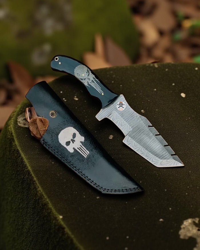 Skull Reaper Outdoor Tracker Knife – Hand-Forged Damascus Blade With Sheath