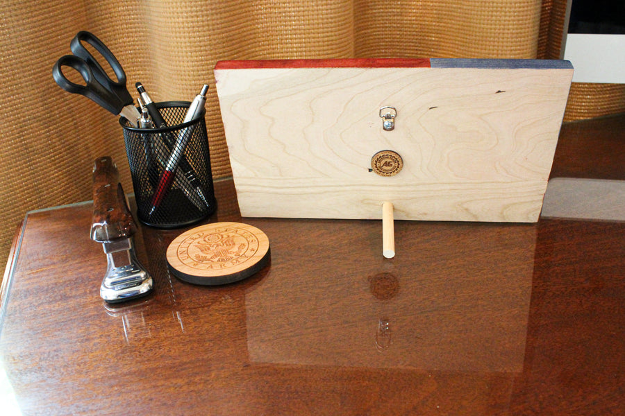 Rear wooden support of Young Glory desktop flag