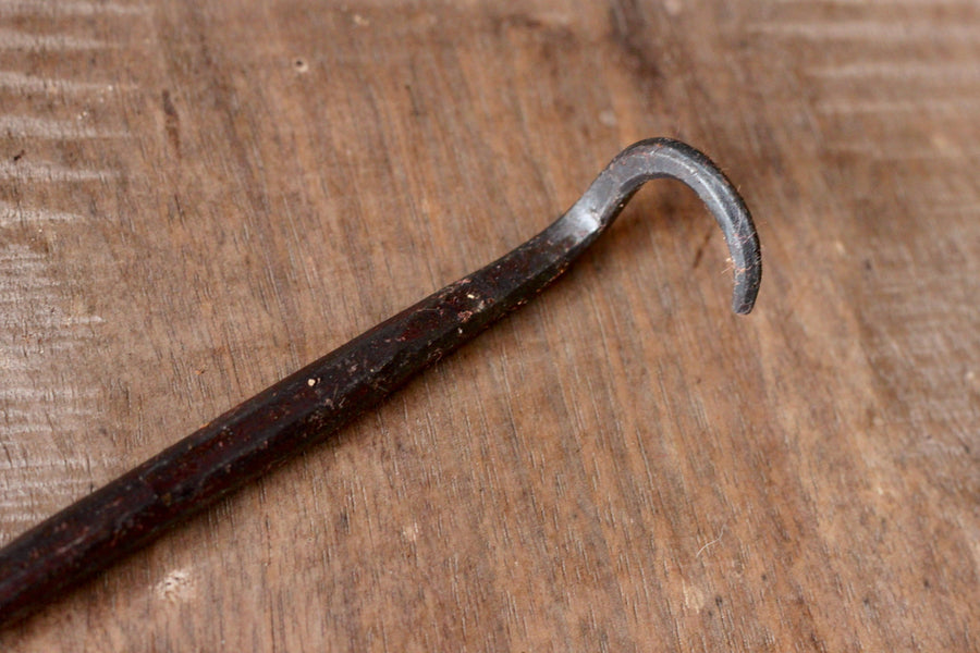 Grill-Marked Pigtail Meat Flipper