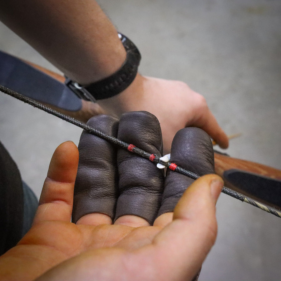 Leather Archery Shooting Glove — drawing-hand finger coverage