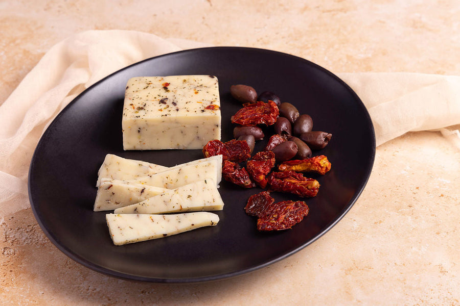 Mediterranean Cheddar – product image 2