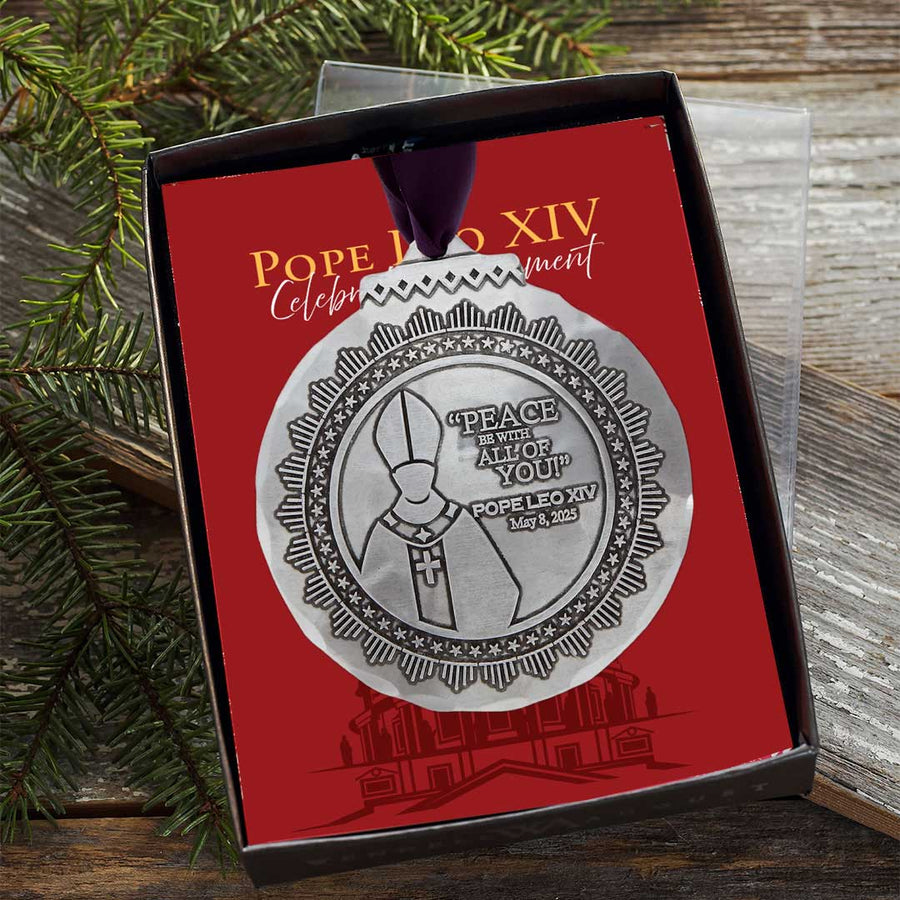Gift packaging display for Pope Leo Ornament