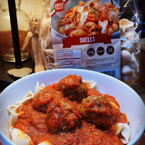 Low Carb Shell Pasta: prepared shells with red sauce.