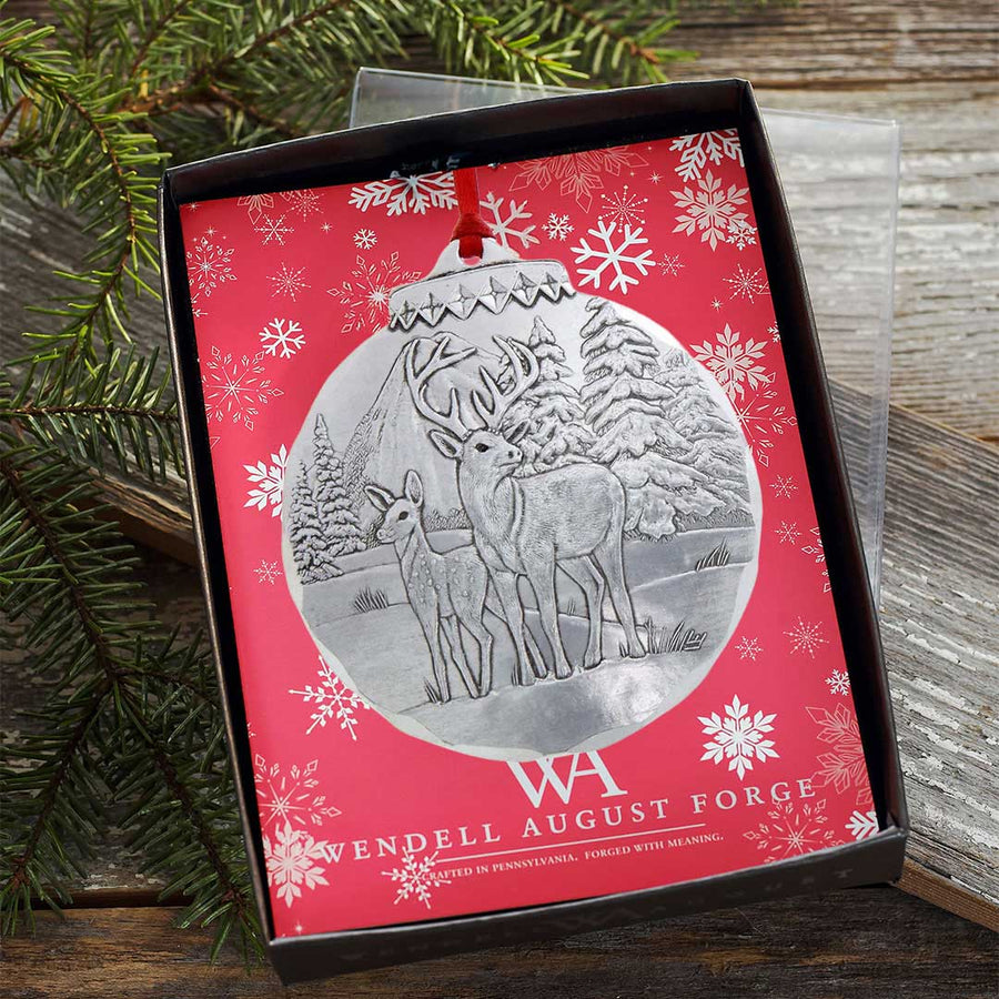 Gift packaging display for Woodland Deer Ornament