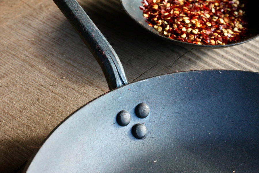 9A carbon steel cooking pan