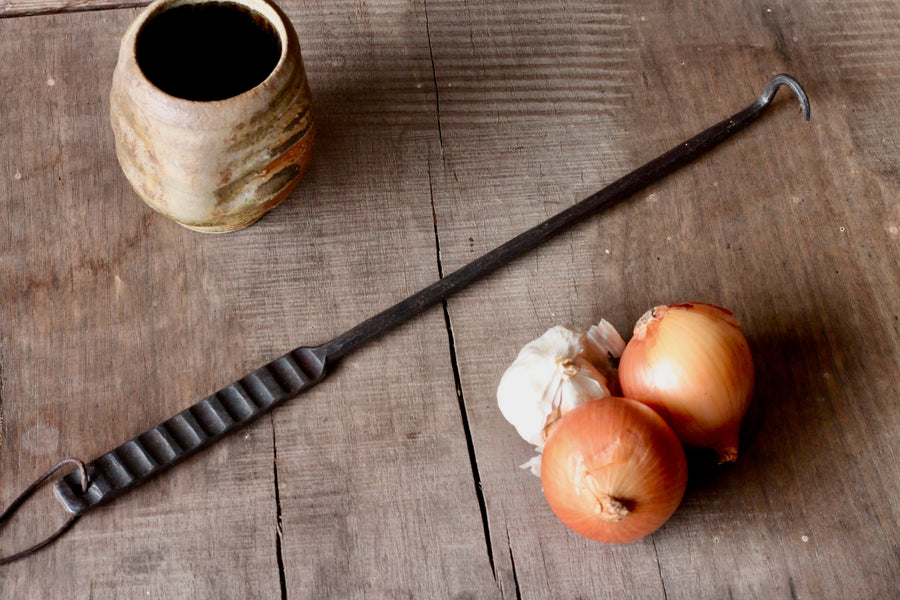 Grill-Marked Pigtail Meat Flipper