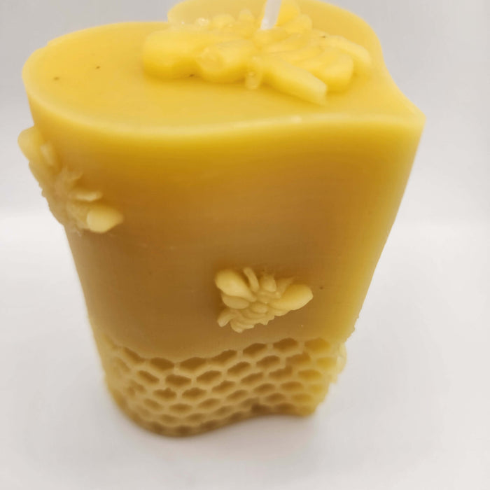 Heart and Bees Beeswax Candle – 5.9 oz