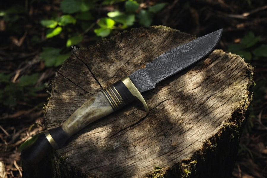 Handmade Damascus Skinning Knife – Antler Horn Handle