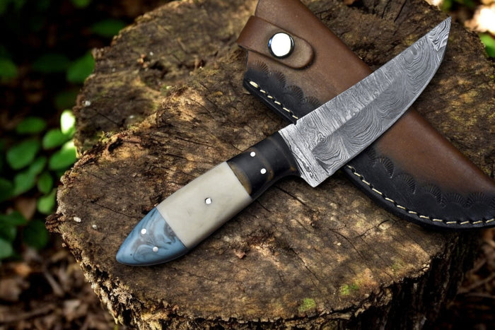 Handmade Damascus Steel Skinning Knife with Leather Sheath