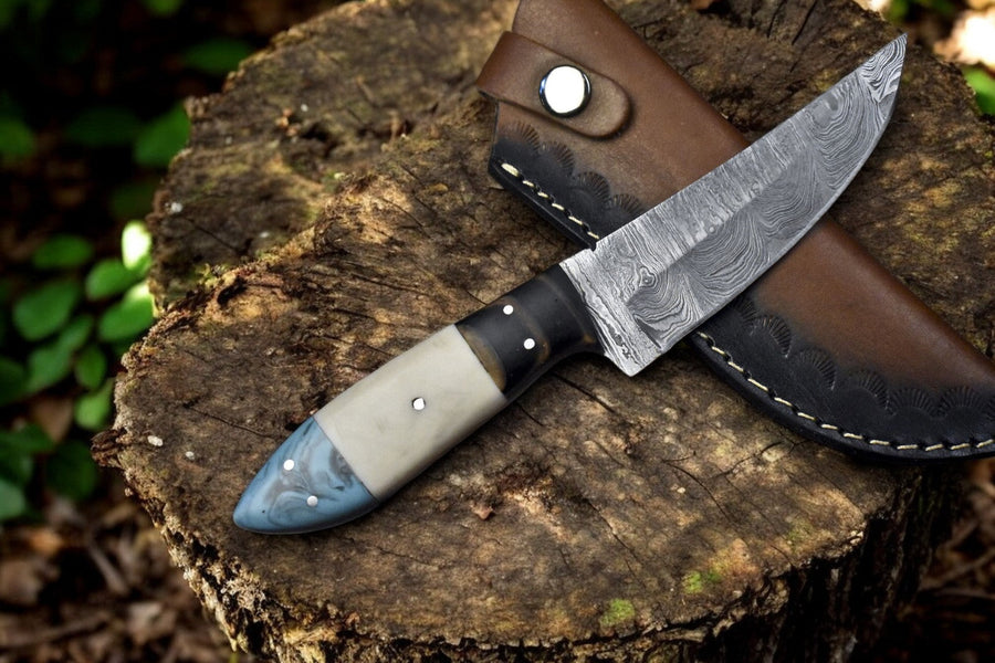 Handmade Damascus Steel Skinning Knife with Leather Sheath