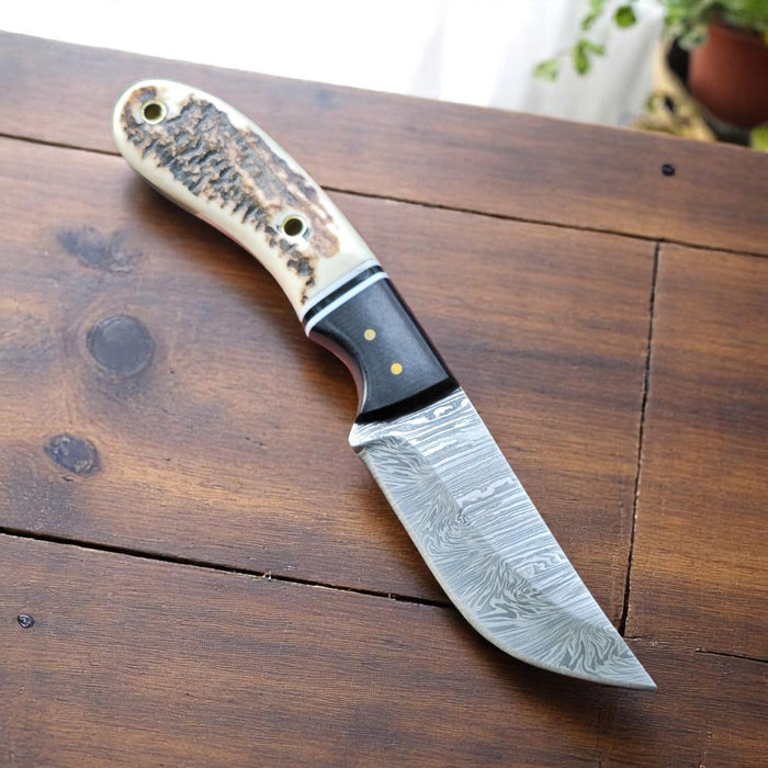 Custom Handmade Damascus Steel Hunting Knife – 7.75"