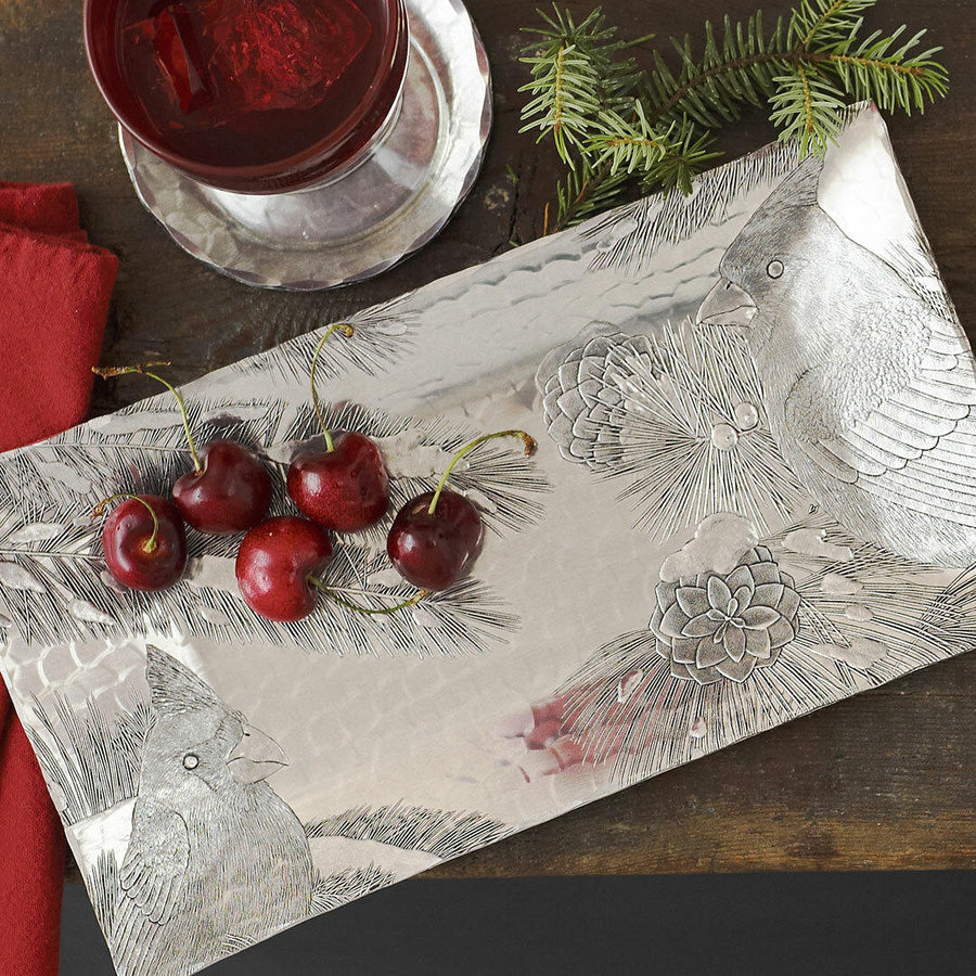 Close-up of the design on Winter Cardinal Small Horizon Server